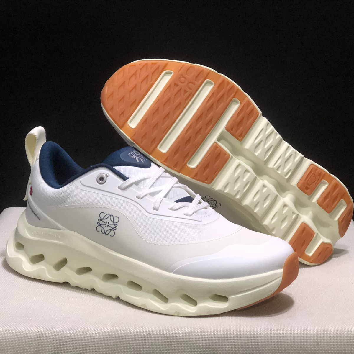 Sneaker Loewe x ON Cloudtilt Bleu Clair — Chaussure Luxe Running