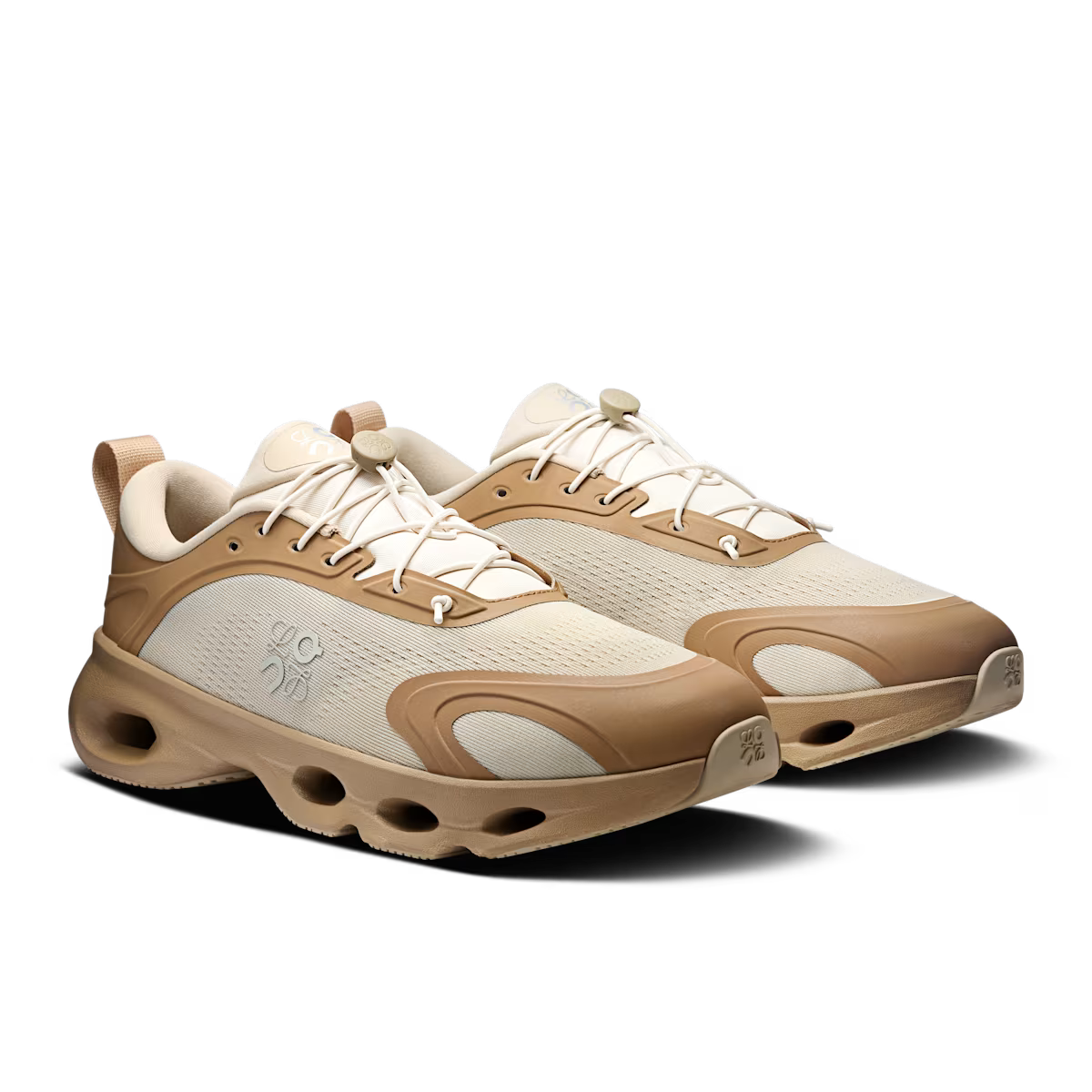 Sneaker Loewe x ON Cloudsolo Sable Crème — Chaussure Luxe Running