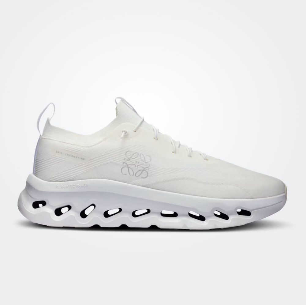 Sneaker Loewe x ON Cloudtilt Blanche — Chaussure Luxe Running