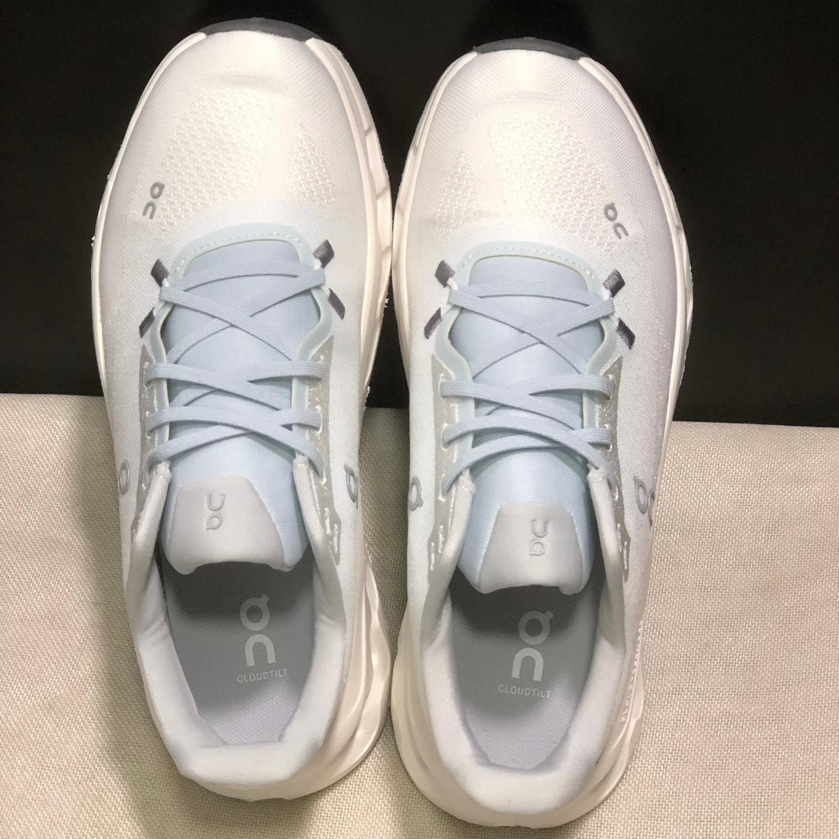 Basket ON Running Cloudtilt Artic Ice — Chaussure Sport CloudTec