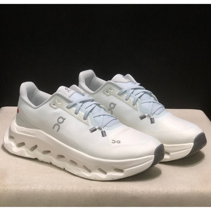 Basket ON Running Cloudtilt Artic Ice — Chaussure Sport CloudTec