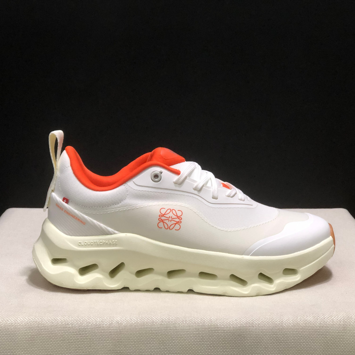 Sneaker Loewe x ON Cloudtilt Orange — Chaussure Luxe Running