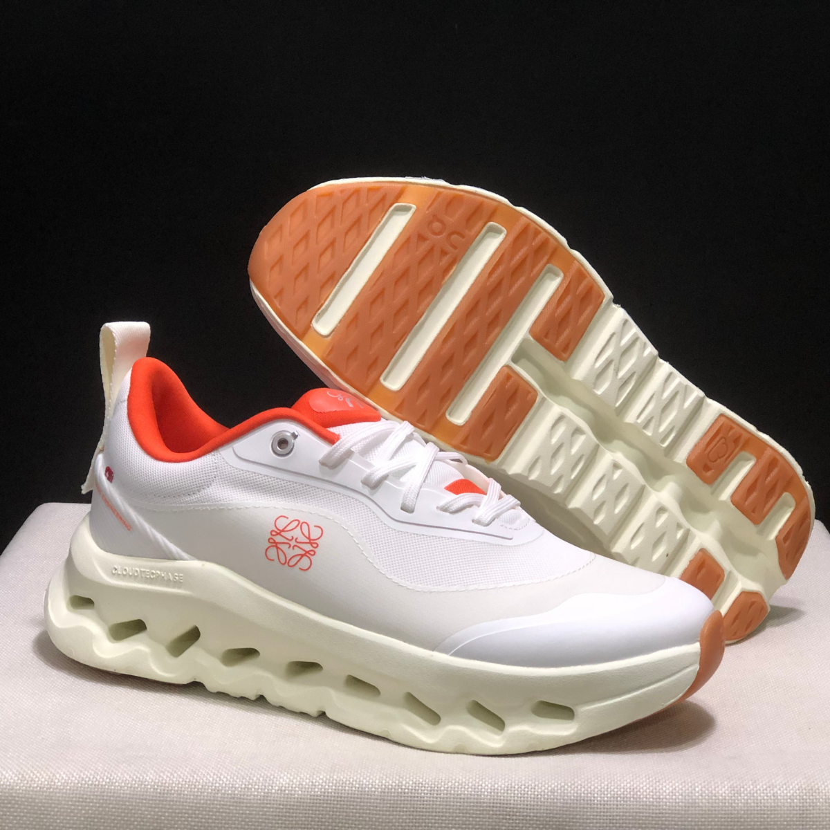 Sneaker Loewe x ON Cloudtilt Orange — Chaussure Luxe Running