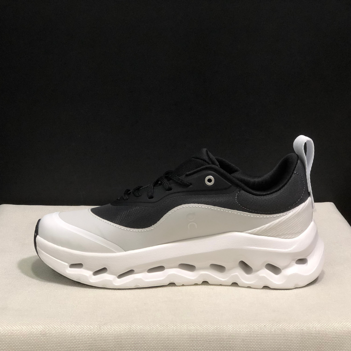 Sneaker Loewe x ON Cloudtilt Gris Souris — Chaussure Luxe Running