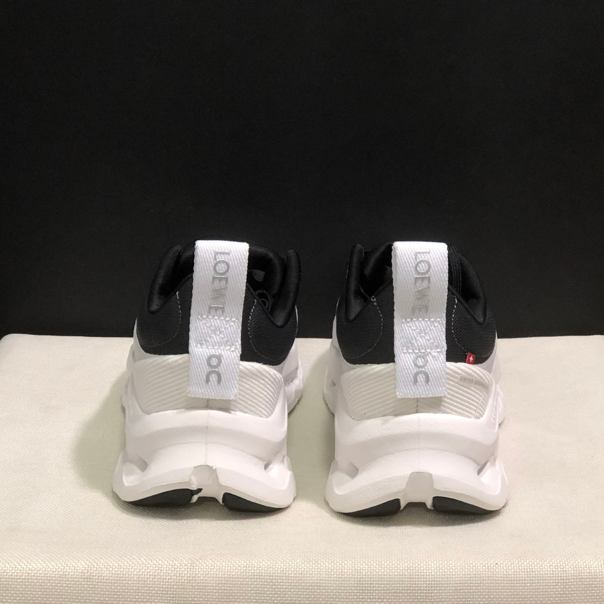 Sneaker Loewe x ON Cloudtilt Gris Souris — Chaussure Luxe Running
