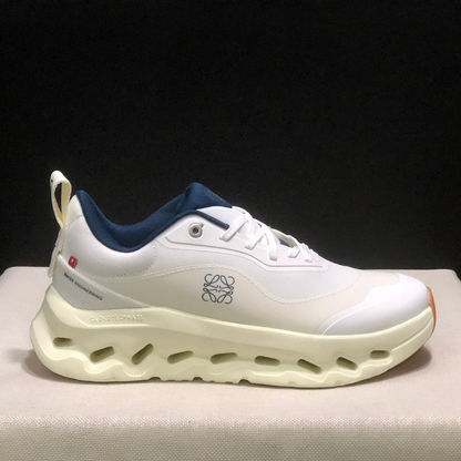 Sneaker Loewe x ON Cloudtilt Bleu Clair — Chaussure Luxe Running