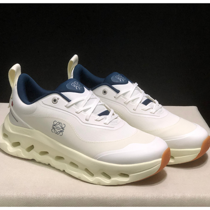 Sneaker Loewe x ON Cloudtilt Bleu Clair — Chaussure Luxe Running