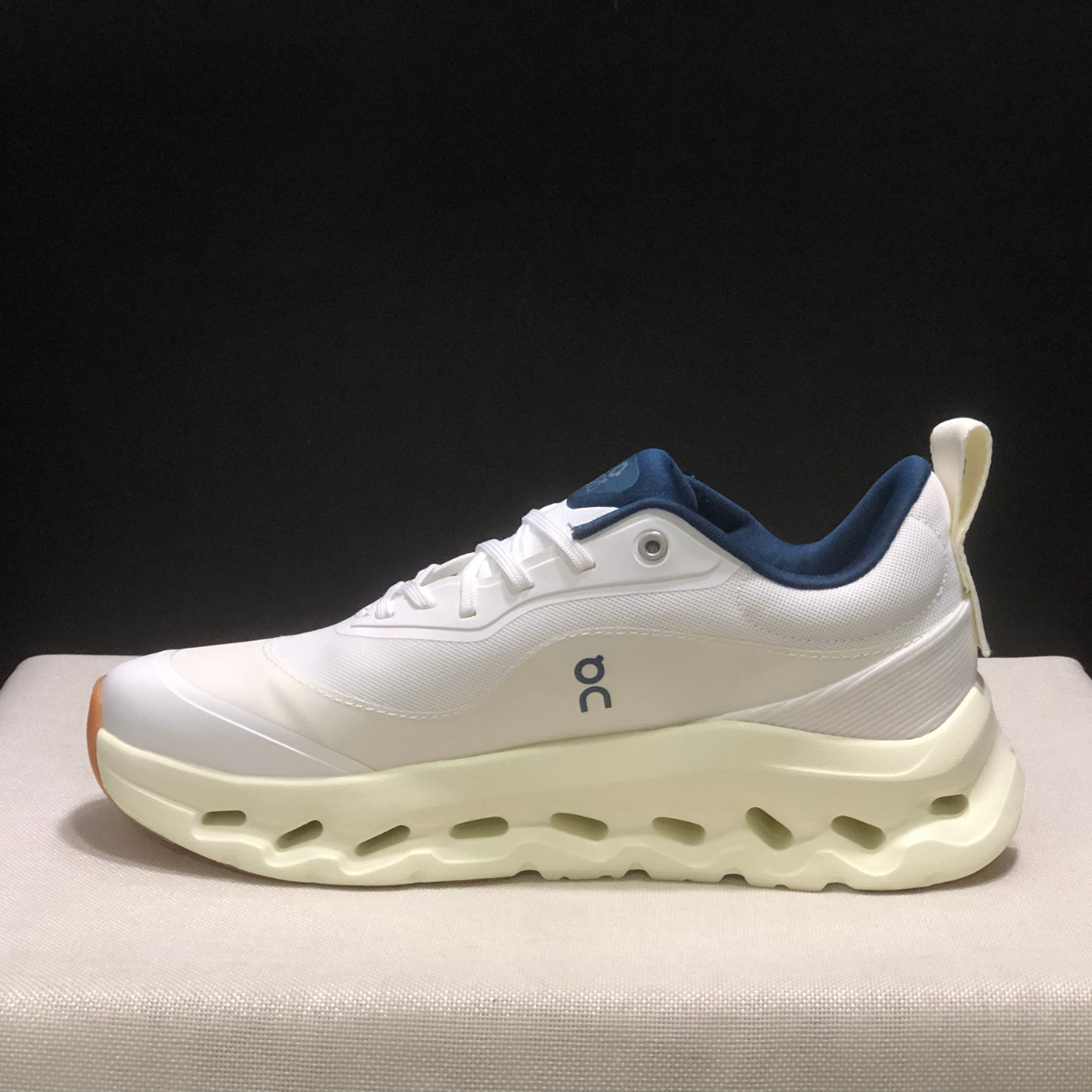 Sneaker Loewe x ON Cloudtilt Bleu Clair — Chaussure Luxe Running