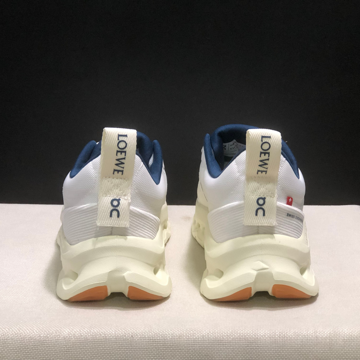 Sneaker Loewe x ON Cloudtilt Bleu Clair — Chaussure Luxe Running