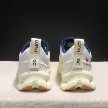 Sneaker Loewe x ON Cloudtilt Bleu Clair — Chaussure Luxe Running