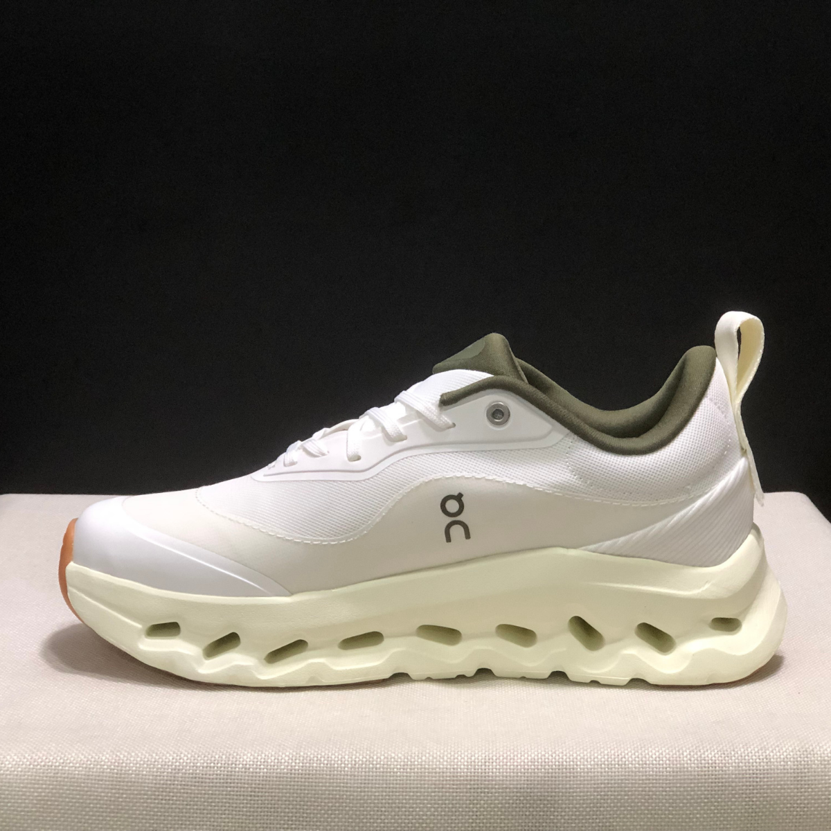 Sneaker Loewe x ON Cloudtilt Blanc Kaki — Chaussure Luxe Running