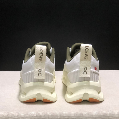 Sneaker Loewe x ON Cloudtilt Blanc Kaki — Chaussure Luxe Running