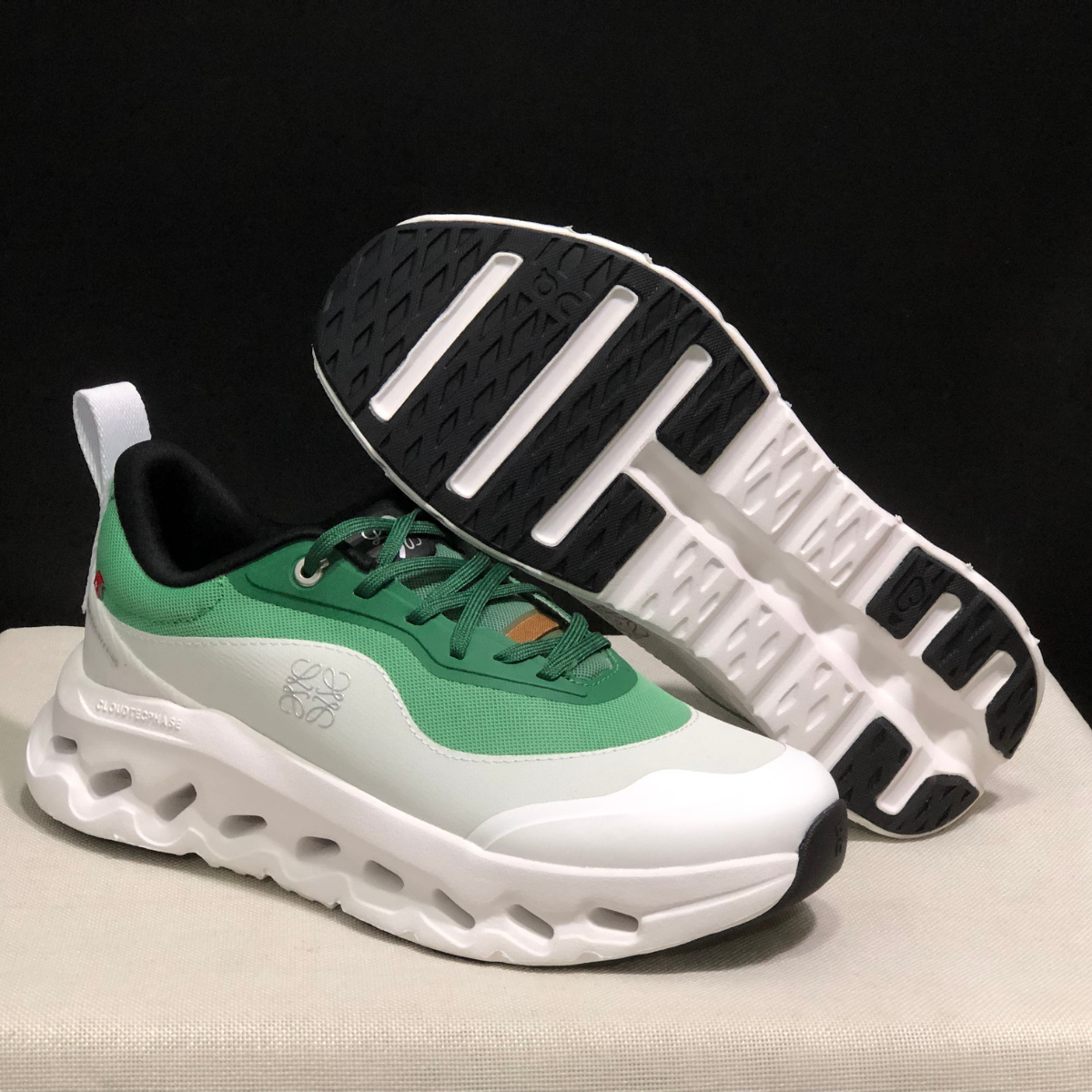 Sneaker Loewe x ON Cloudtilt Vert — Chaussure Luxe Running