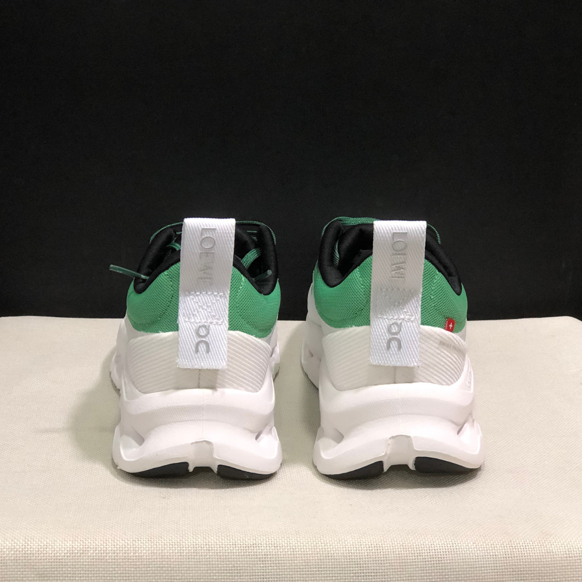 Sneaker Loewe x ON Cloudtilt Vert — Chaussure Luxe Running