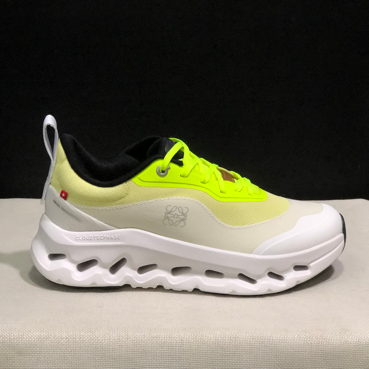 Sneaker Loewe x ON Cloudtilt Jaune — Chaussure Luxe Running
