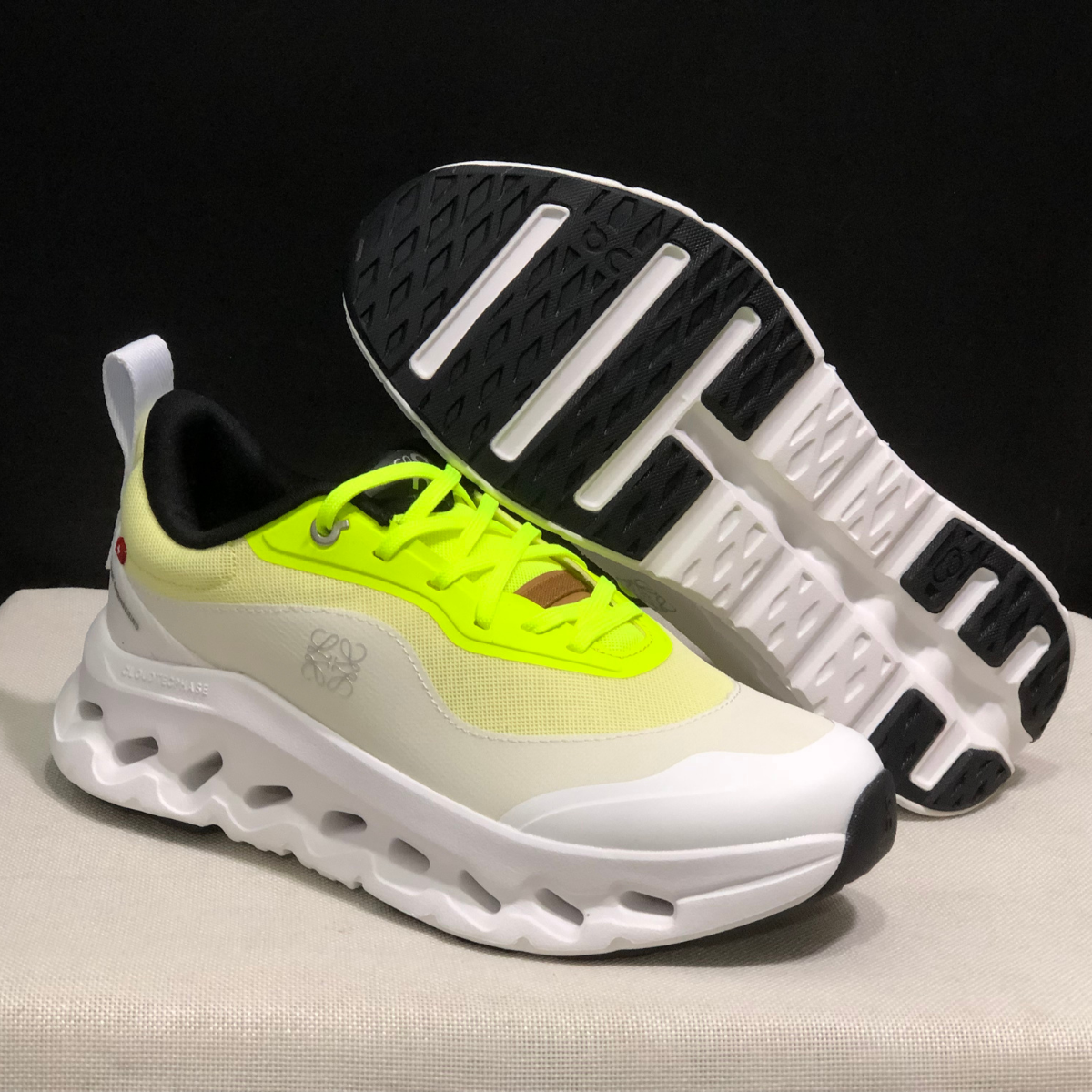 Sneaker Loewe x ON Cloudtilt Jaune — Chaussure Luxe Running