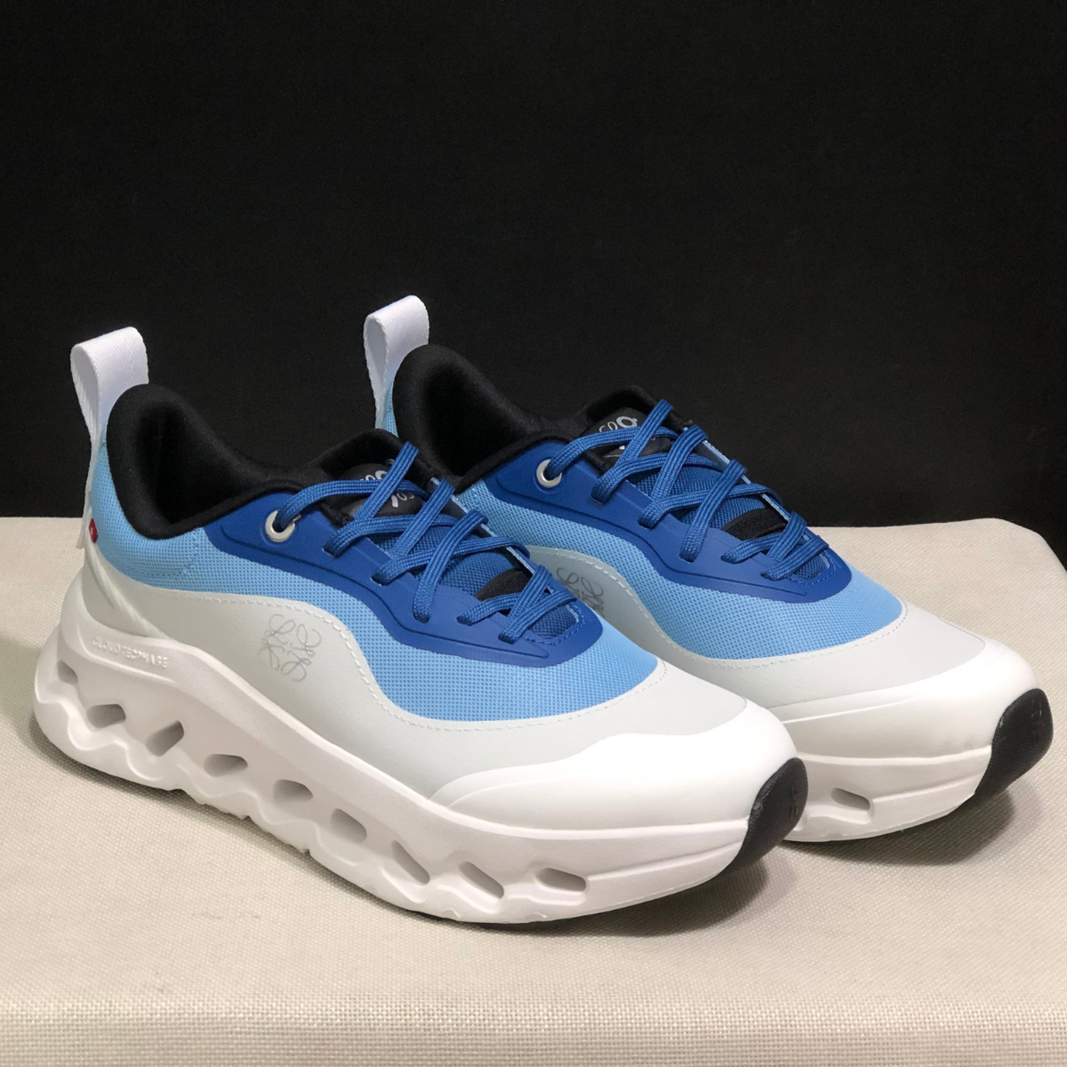 Sneaker Loewe x ON Cloudtilt Bleu Ciel — Chaussure Luxe Running