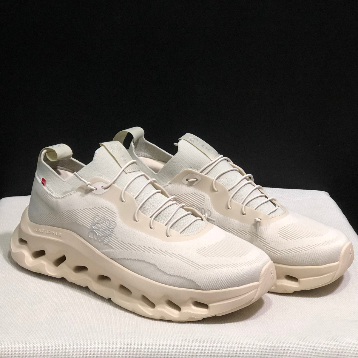 Sneaker Loewe x ON Cloudtilt Crème 2.0 — Chaussure Luxe Running