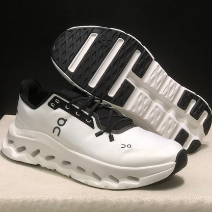 Basket ON Running Cloudtilt Noir Blanc — Chaussure Sport CloudTec