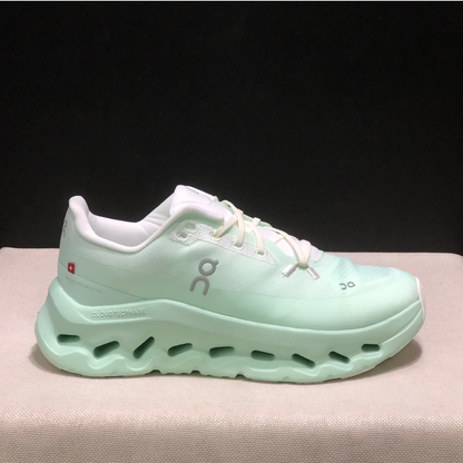 Basket ON Running Cloudtilt White Mint — Chaussure Sport CloudTec