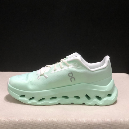 Basket ON Running Cloudtilt White Mint — Chaussure Sport CloudTec