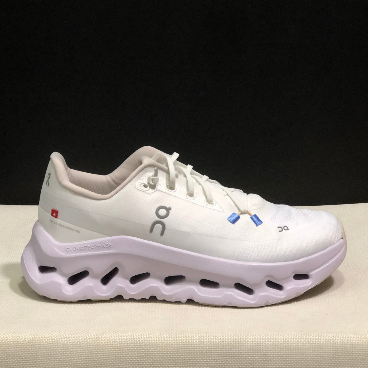 Basket ON Running Cloudtilt Beige Violet — Chaussure Sport CloudTec