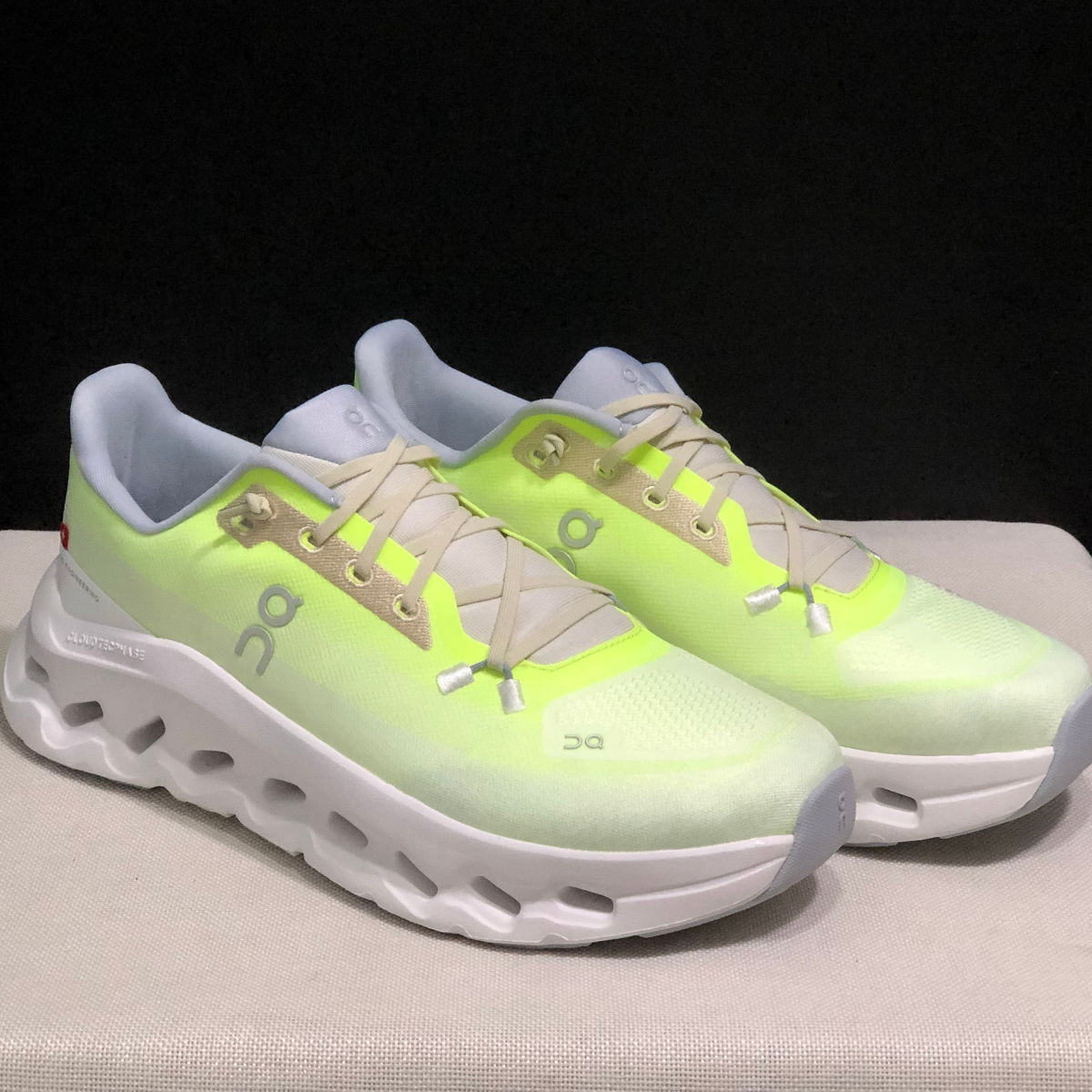 Basket ON Running Cloudtilt Lime Ivory — Chaussure Sport CloudTec