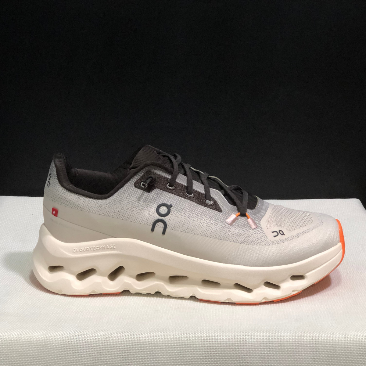 Basket ON Running Cloudtilt Abricot — Chaussure Sport CloudTec