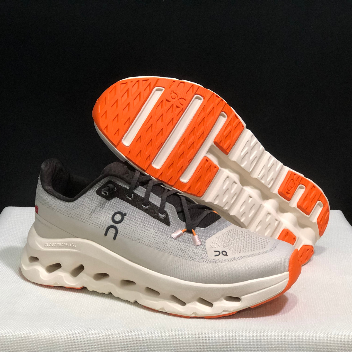 Basket ON Running Cloudtilt Abricot — Chaussure Sport CloudTec