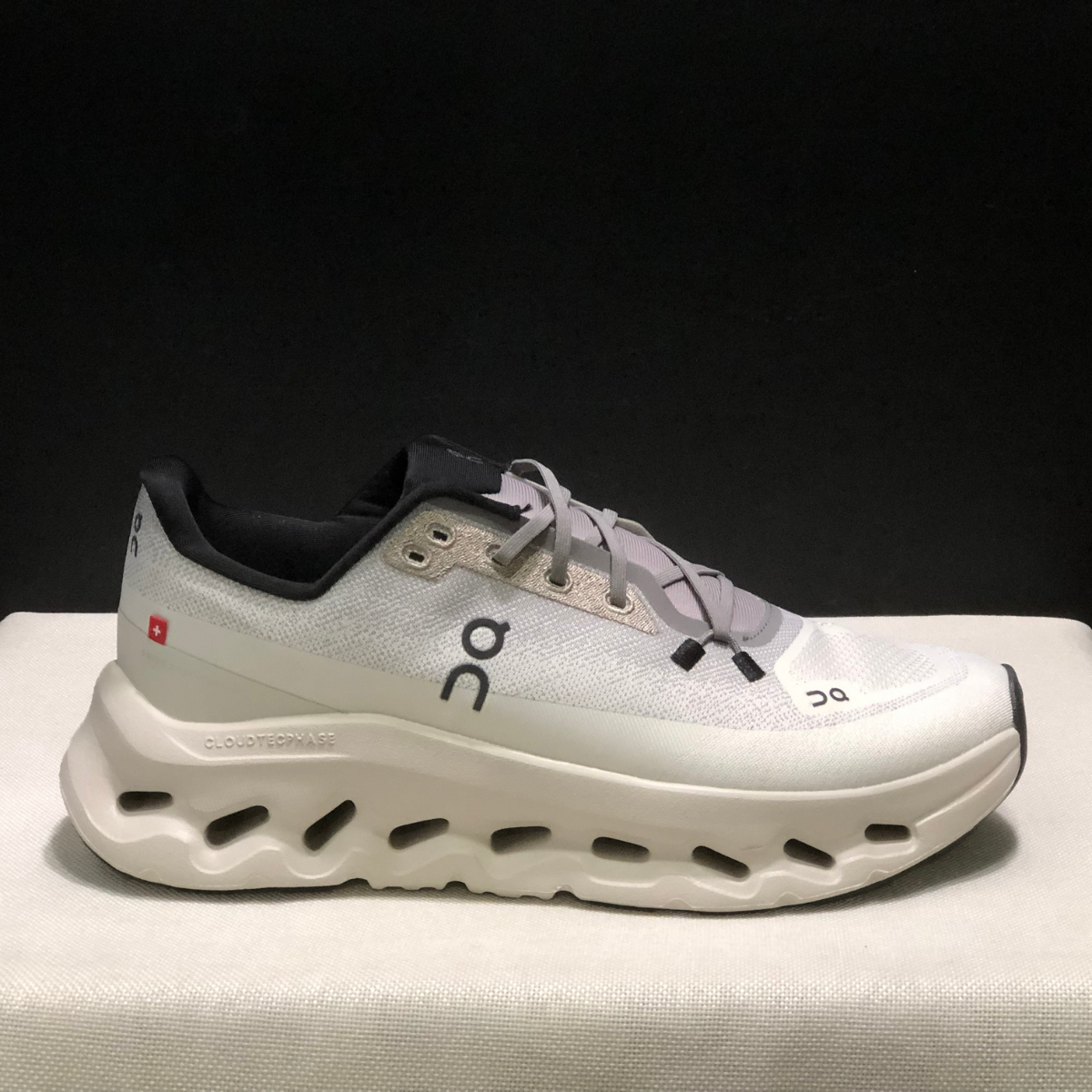 Basket ON Running Cloudtilt Clove — Chaussure Sport CloudTec