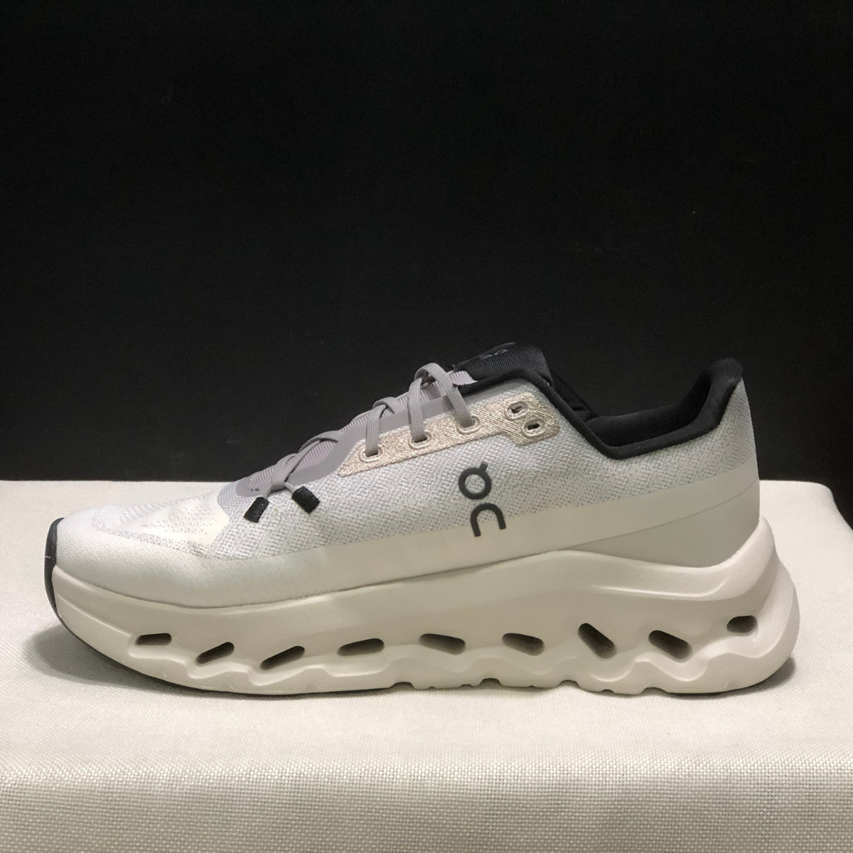 Basket ON Running Cloudtilt Clove — Chaussure Sport CloudTec