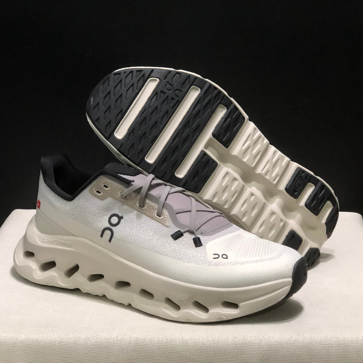 Basket ON Running Cloudtilt Clove — Chaussure Sport CloudTec