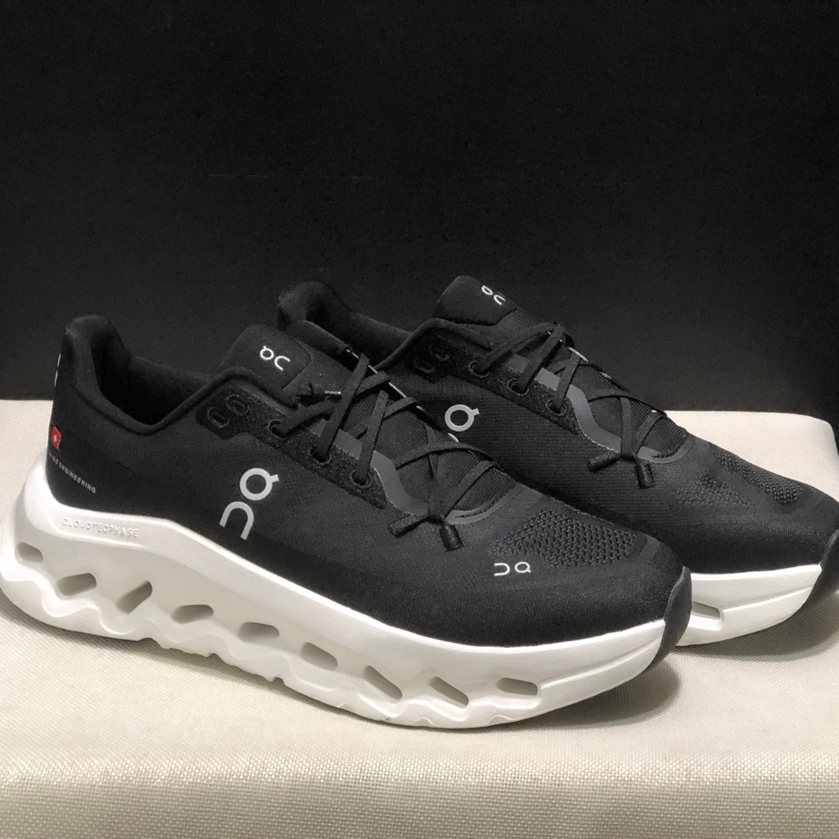 Basket ON Running Cloudtilt Duo Noir — Chaussure Sport CloudTec