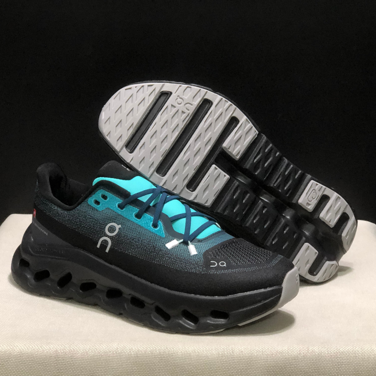 Basket ON Running Cloudtilt Kaiju — Chaussure Sport CloudTec