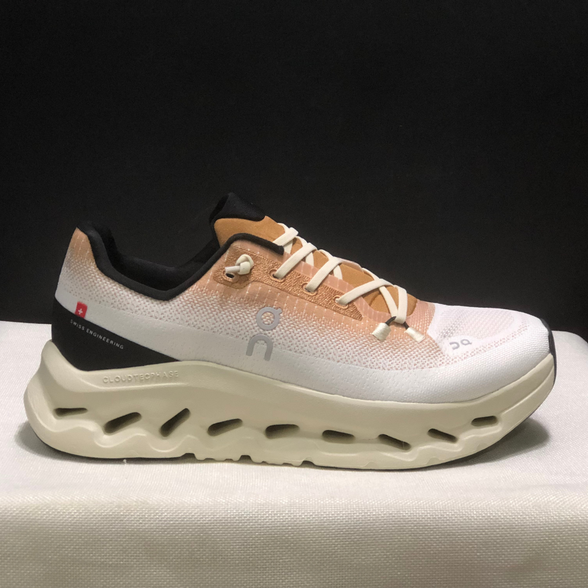 Basket ON Running Cloudtilt Sunset — Chaussure Sport CloudTec