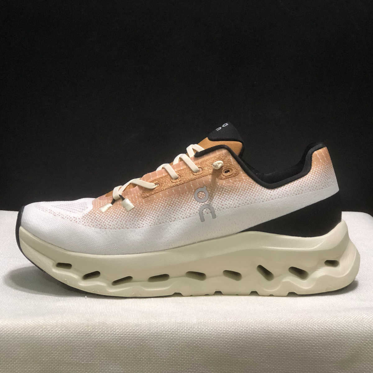 Basket ON Running Cloudtilt Sunset — Chaussure Sport CloudTec
