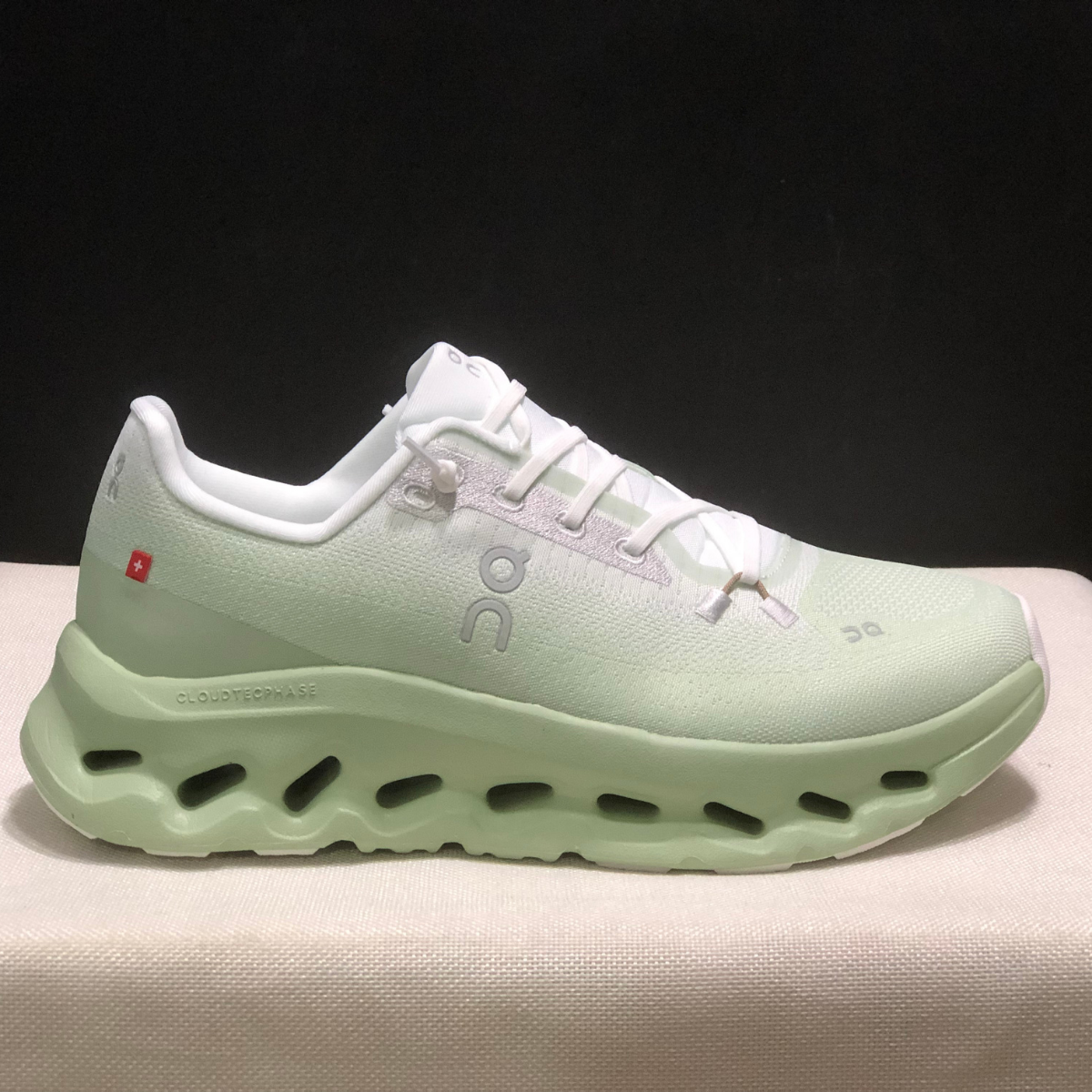 Basket ON Running Cloudtilt Light Mint — Chaussure Sport CloudTec