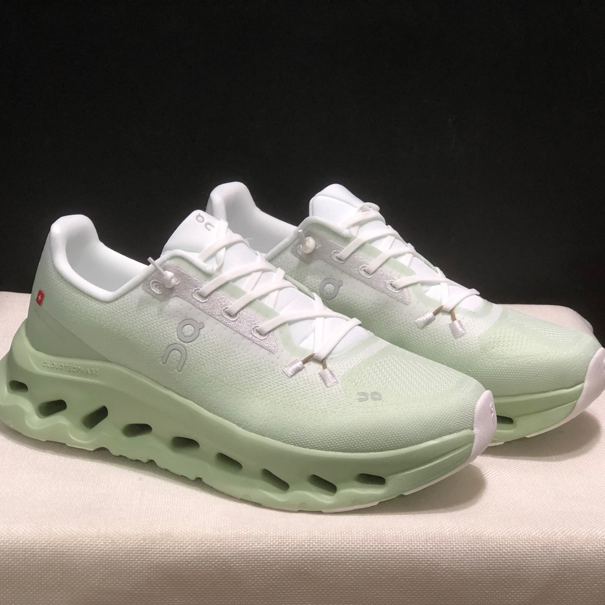 Basket ON Running Cloudtilt Light Mint — Chaussure Sport CloudTec