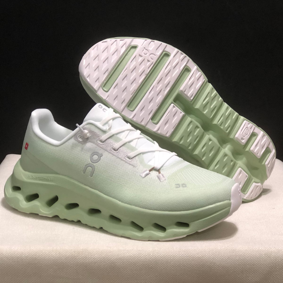 Basket ON Running Cloudtilt Light Mint — Chaussure Sport CloudTec