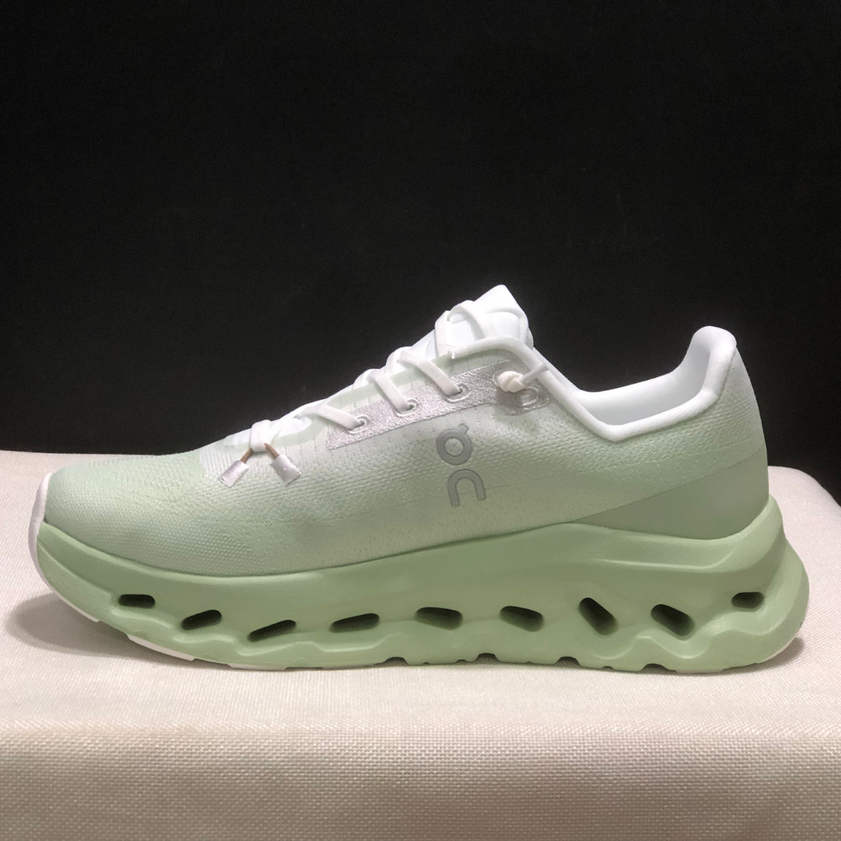 Basket ON Running Cloudtilt Light Mint — Chaussure Sport CloudTec