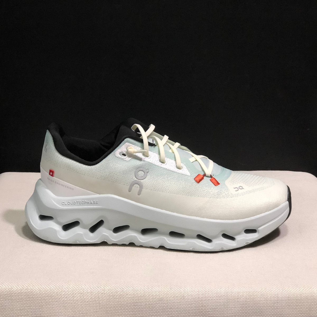 Basket ON Running Cloudtilt Mineral Ivory — Chaussure Sport CloudTec