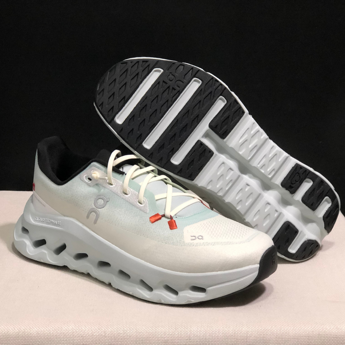 Basket ON Running Cloudtilt Mineral Ivory — Chaussure Sport CloudTec